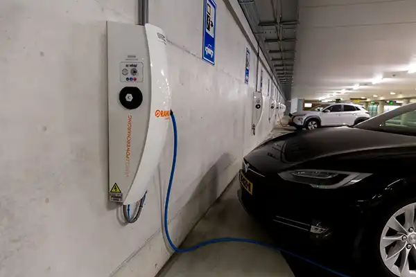 Orange Charging parkeergarage